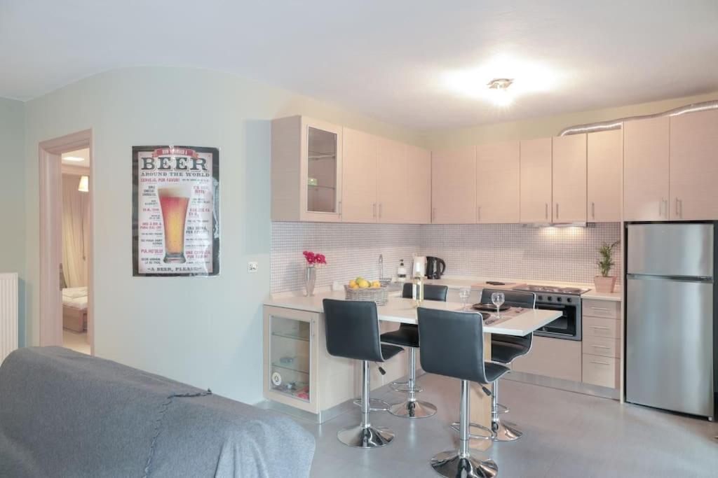 5 Min From Papageorgiou Free Indoor Parking Apartman Szaloniki Kültér fotó