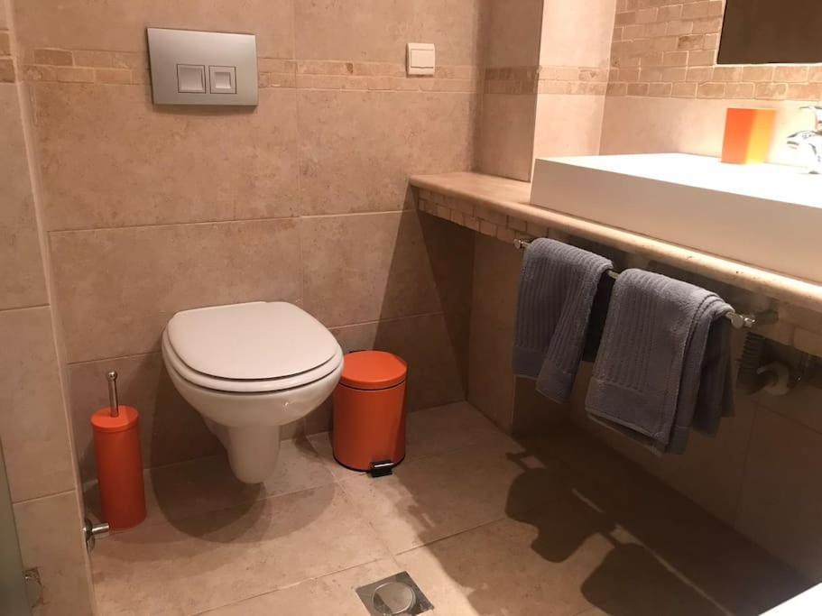5 Min From Papageorgiou Free Indoor Parking Apartman Szaloniki Kültér fotó